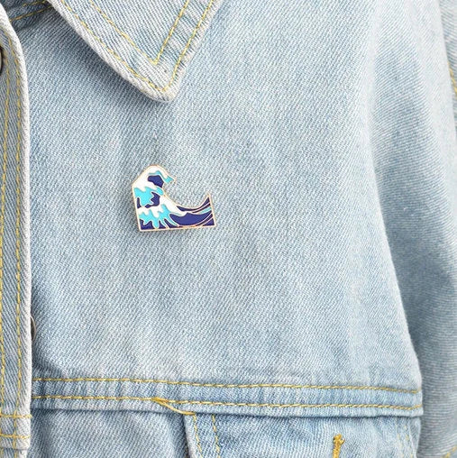 Wave art Japanese pin